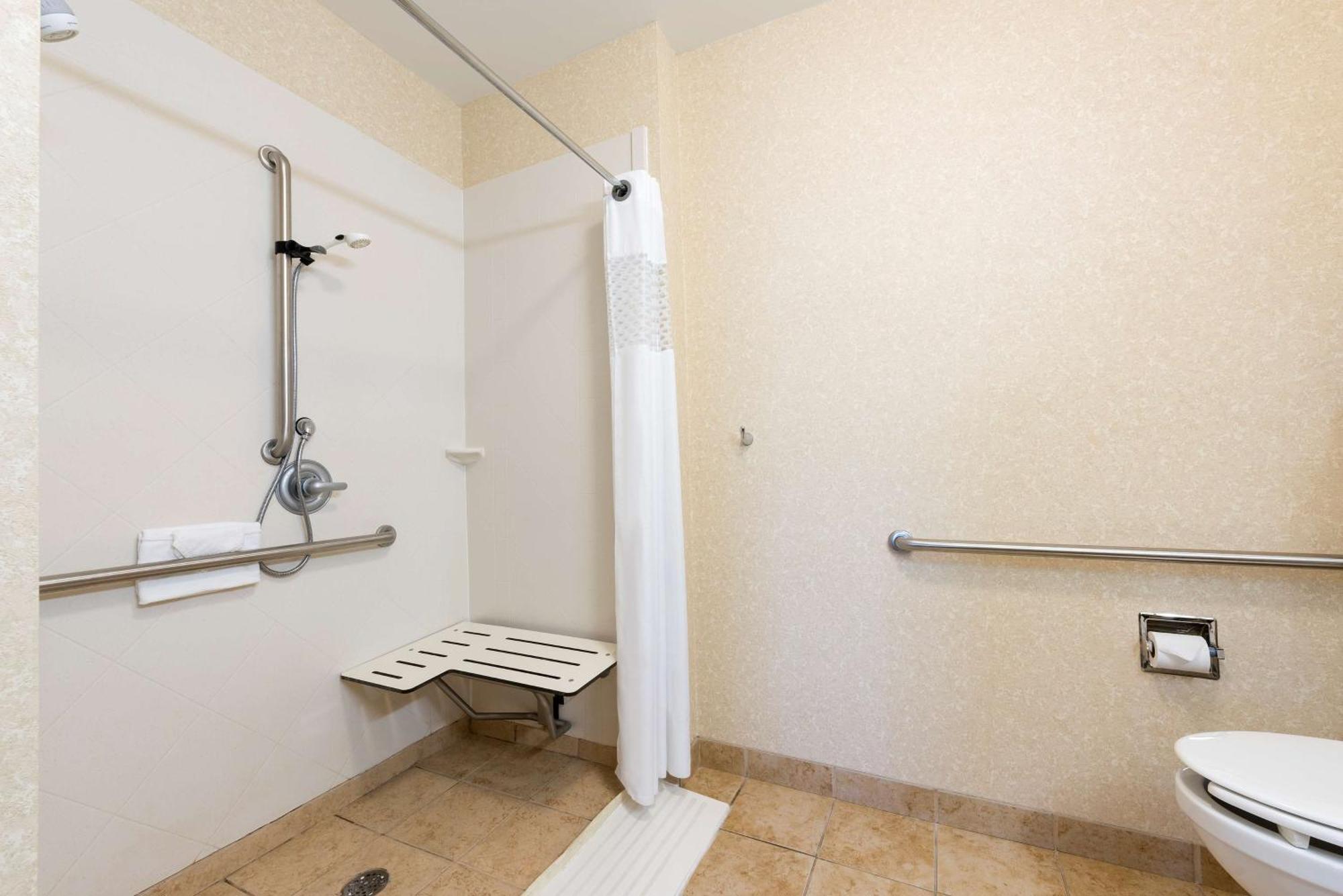 Hampton Inn Detroit Roseville Clinton Township Exterior foto