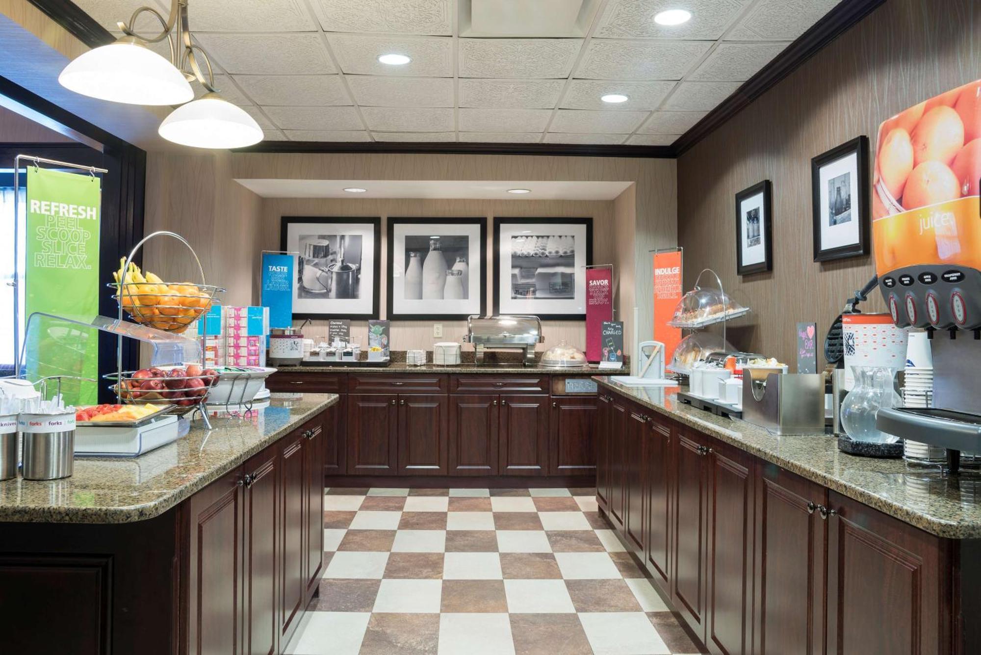 Hampton Inn Detroit Roseville Clinton Township Exterior foto