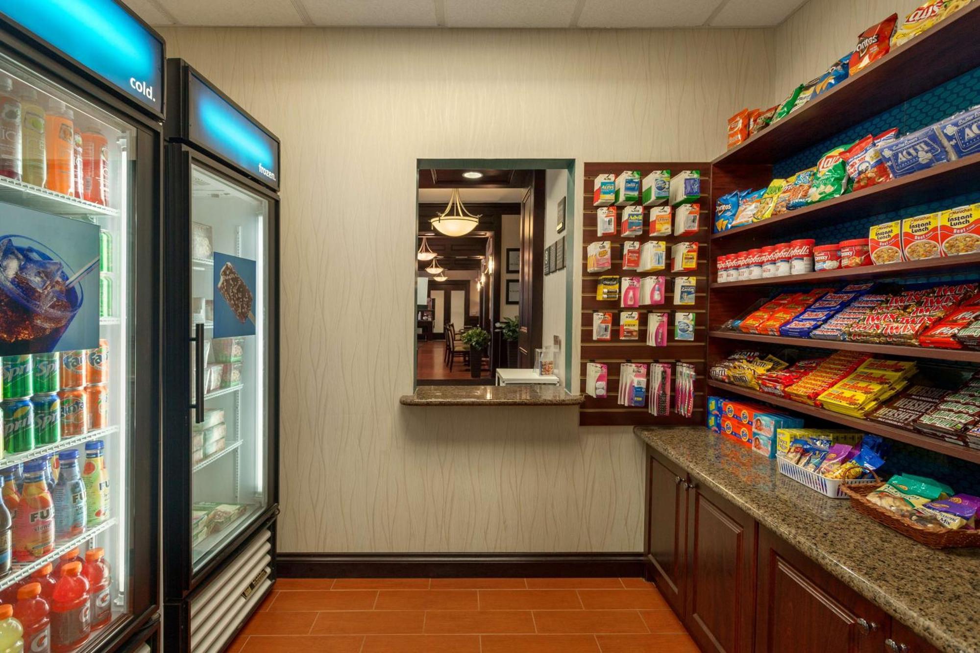 Hampton Inn Detroit Roseville Clinton Township Exterior foto